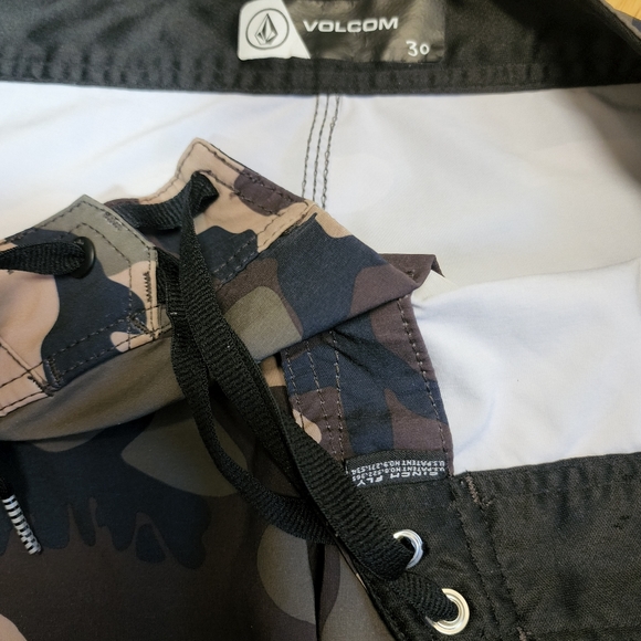 Volcom 30 men shorts - Picture 6 of 8